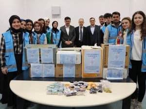 Öğrenciler İhtiyaç Fazlası Ambalajı Açılmamış Kahvaltılıkları İhtiyaç Sahiplerine Ulaştırıyor
