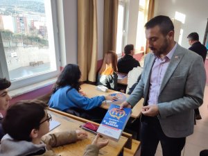 Kestel’de Üniversite Sınavına Girecek Öğrencilerine Büyük Destek