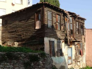 İ̇zmit’in Tarihe Tanıklık Eden Evleri Bakın Ne Halde
