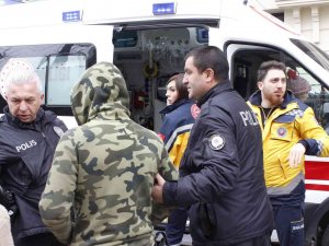 Karton Toplayıcı Kadını Dövdürtüp Videoya Aldı
