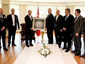 Tekli: "Savunma Sanayi Ve Dijital Dönüşüm Konusunda Çalışma Yürütüyoruz"