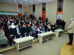 Başkan Çınar, Kadın Ve Gençlere Konuştu