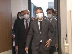 Hastane Odasında Üniversite Sınavına Hazırlanan Genç Kıza Bakanlıktan Tam Destek