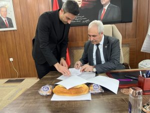 Eleşkirt’te Öğrencilerin Ürettiği Ekmekler Vatandaşın Sofrasına Ulaşıyor