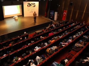 Senai Demirci Okm’de Sevenleriyle Buluştu