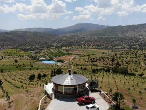 Dağ Başında 360 Derece Dönen Ev