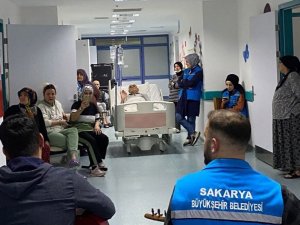 Büyükşehir’den Hastanede Yatan Vatandaşlara Moral