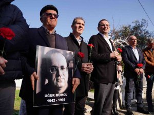 Uğur Mumcu Ayvalık’taki Evinin Önünde Anıldı