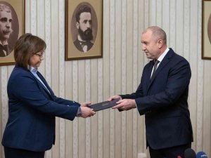 Bulgaristan’da Hükümet Kuramayan Sosyalistler, Görevi Cumhurbaşkanı Radev’e İade Etti