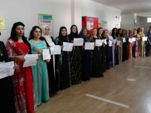 Yüksekovalı Kadınlar Fistan Giyip Yöresel Yemek Yaptı