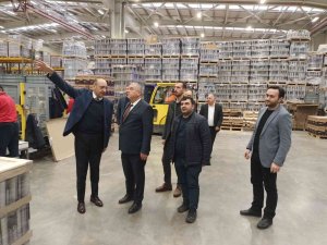 Sanayicinin Sorunlarını Yerinde Dinliyor