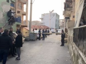 İ̇zmir’de Sokak Ortasında Silahlı Çatışma: 3 Yaralı