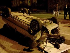 Adana’da Takla Atan Aracın Sürücüsü Yaralandı