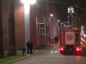 Fabrika Bacasında Çıkan Yangın Büyümeden Söndürüldü