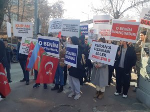 Sivil Toplum Kuruluşlarından İ̇sveç Büyükelçiliği Önünde Protesto