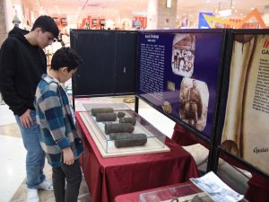 Çanakkale Savaş Malzemeleri Sergisi Yoğun İlgi Görüyor