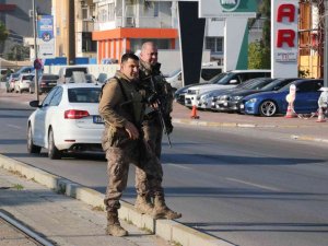 İ̇şten Çıkarılınca Silahla Şantiyeyi Bastı, Ekipleri Alarma Geçirdi