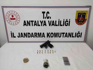 Villa Kiralayıp Uyuşturucu Yetiştirmişler