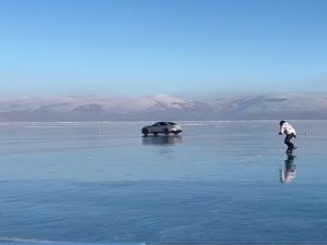 Çıldır Gölü’nde Buz Patencileri İle Otomobilin Performansı