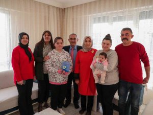 Başkan Işık’tan Hipertansiyon Hastası Gülbahar’a ’Geçmiş Olsun’ Ziyareti