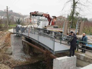 Şirinköy’de Güvenli Ulaşım İçin Yaya Köprüsü Yapılıyor