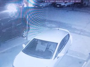 Domates Yüklü Kamyonetin Çalınma Anları Kamerada