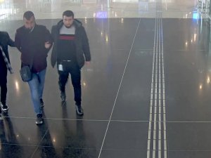 Kaçmadan Önce İ̇stanbul Havalimanı’na Annesini Karşılamaya Gelince Yakalandı