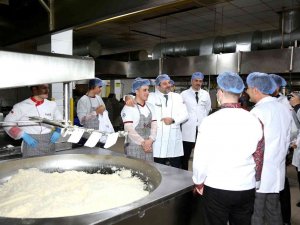 Başkan Mustafa Işık, Genç Stajyerlerin Misafiri Oldu