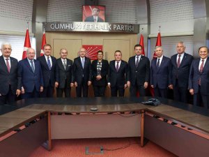 Chp Lideri Kemal Kılıçdaroğlu, Chp’li Belediye Başkanları İle Görüştü