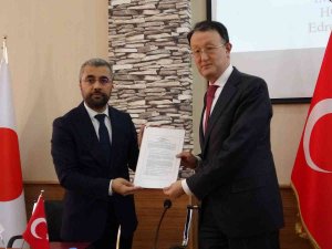 Japonya Büyükelçiliğinden Edremit Belediyesine ’Arama Kurtarma Aracı’ Hibesi