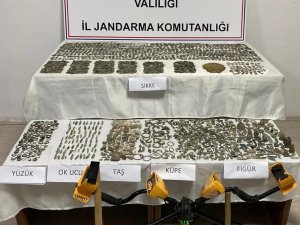 Afyonkarahisar’da Binlerce Tarihi Eser Ele Geçirildi