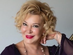 Piyanonun Duayeni Çdso Sahnesinde