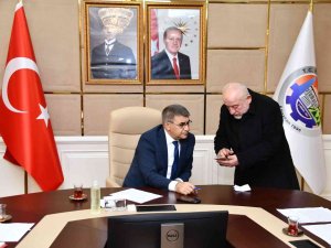 Vatandaşlar Halk Gününde Sorunlarına Çözüm Arıyor