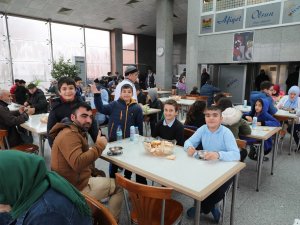 Zeytinburnu Aşevinden 855 Bin Kap Sıcak Çorba İkramı