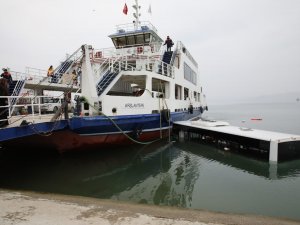 Malatya’da Belediye Otobüsü Baraj Gölüne Uçtu: 3 Yaralı