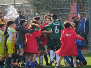 Urla Belediyespor Şampiyonluk Sevinci Yaşadı