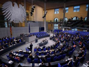 Scholz, Leopard Tanklarının Ukrayna’ya Gönderilmesini “Doğru” Karar Olarak Nitelendirdi