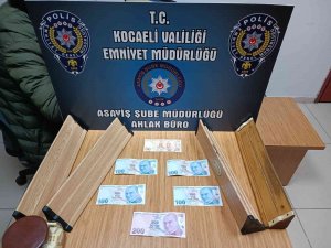 İ̇ş Yerinde Yapılan Denetimde Kumar Oynatıldığı Ortaya Çıktı: 4 Gözaltı