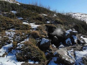 Nemrut’un Yazın Kuruyan “Buhar Bacaları” Kışın Yeniden Aktifleşti