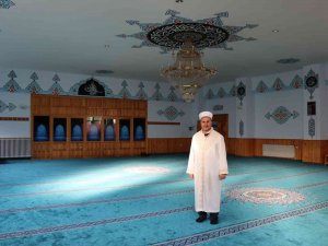 Oltu Belediye Merkez Camisinin Halıları Değiştirildi