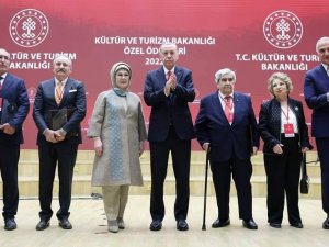 Başkan Pekmezci, Kültür Ve Turizm Bakanlığı Özel Ödülü Takdim Programına Katıldı