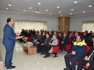 Mahalle Ve Köy Muhtarlarına Aile Eğitimi Verildi