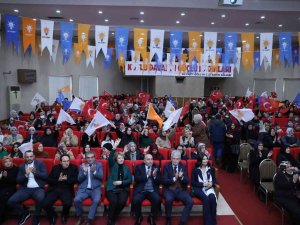 Gölcük’te Bin 41 Kadın Ak Parti’ye Katıldı