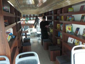 Kütüphanesi Olmayan Okulların Kütüphanesi ‘Kitapbüs’ Olacak