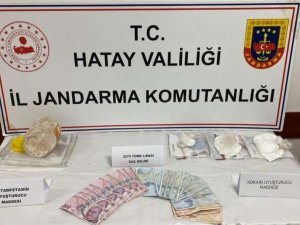 Toprağın Altından Ve Çalıların Arasından Uyuşturucu Çıktı