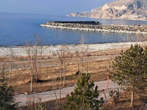 Van Gölü’nde Su Seviyesi Düşmeye Devam Ediyor