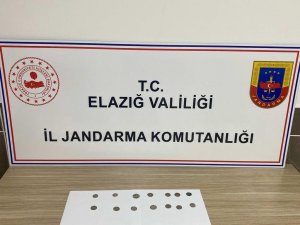 ‘Vasıf’ Kokladı, Peçeteye Sarılı 14 Adet Sikke Ele Geçirildi