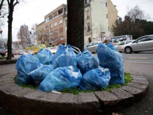 Zegreb Sokakları Çöp Yığınlarıyla Doldu