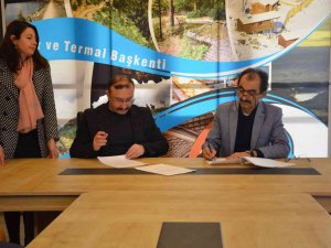Emet Belediyesi’nden İhtiyaç Sahibi Yaşlılara Ücretsiz Berber Ve Kuaför Hizmeti