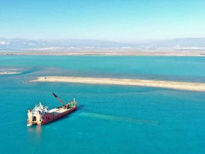 Mersin’de Deniz Kıyısına 2 Bin Metrelik Koruma Kalkanı